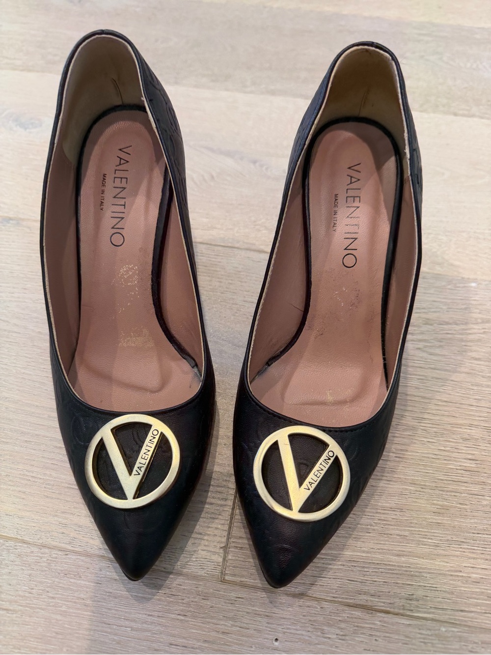 Valentino Clara VLogo Pump - Picture 3 of 5